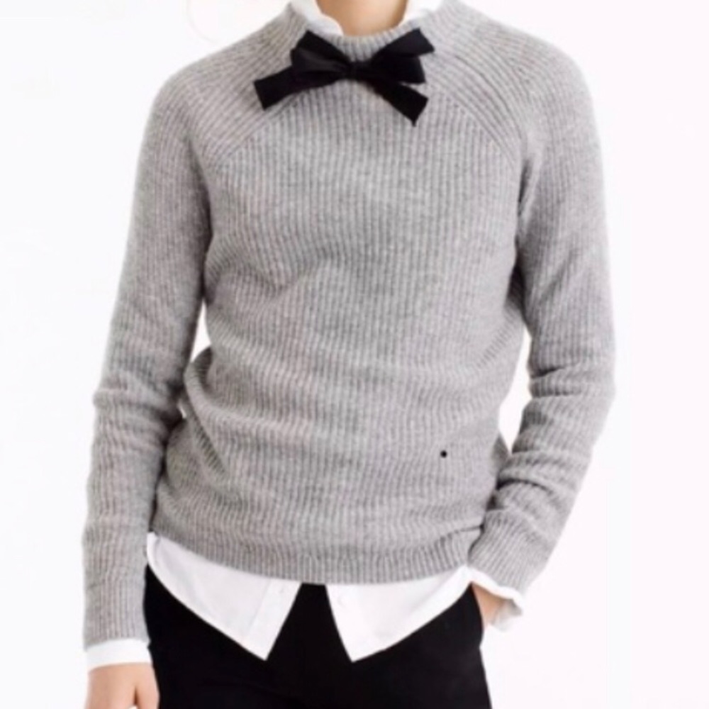 Bow sweater